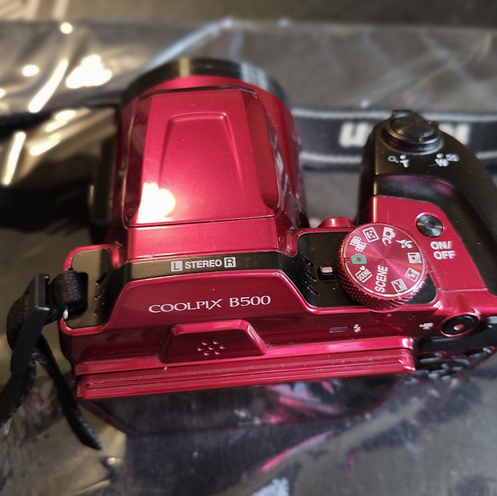 Nikon Vibrant Red Digital Camera with 40x Wide Optical Zoom - Picture 8 of 9